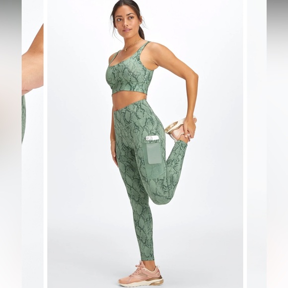 Fabletics On-The-Go PowerHold® High-Waisted Legging - Picture 2 of 9